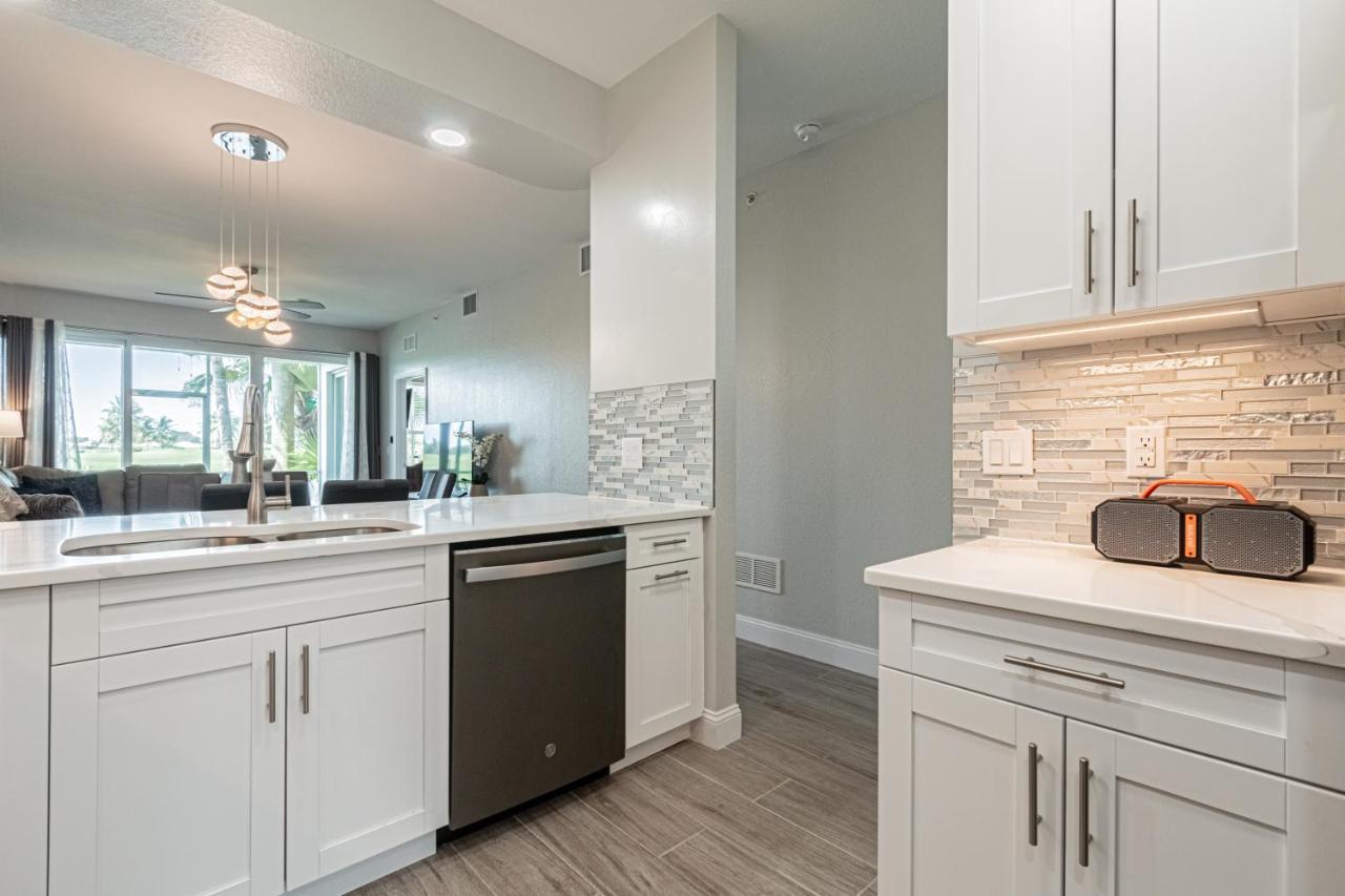 Greenlinks At Lely Luxury White Orchid Fully Renovated Modern 1St Floor 3Bdr Golf Resort Villa North North Naples Buitenkant foto